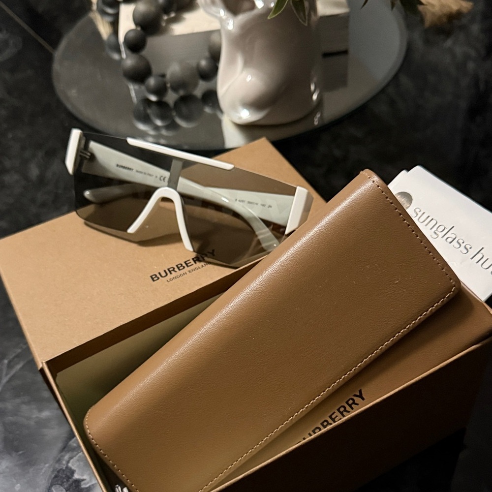 Burberry Sunglasses with Brown Case